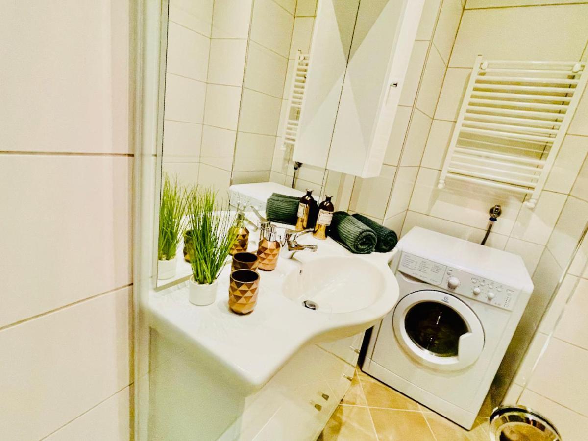 Colorful & Quiet Apartment In Beautiful Viennese Building Dış mekan fotoğraf
